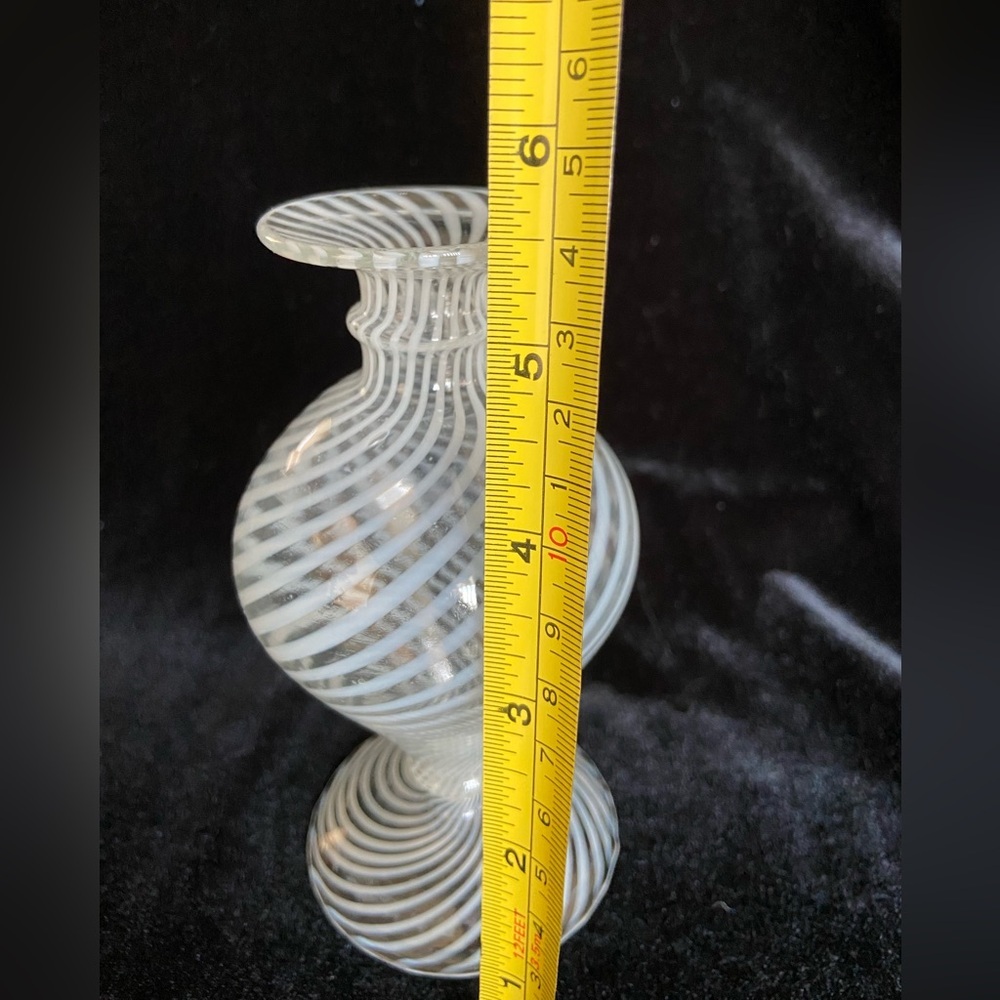 Delicate Art Glass Hand Blown Venetian Vase White Swirl - Picture 6 of 7